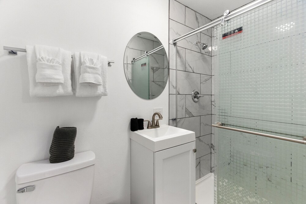 beacon hill retro central location