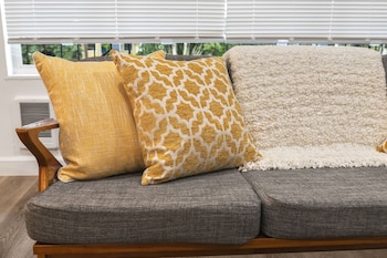 beacon hill retro central location