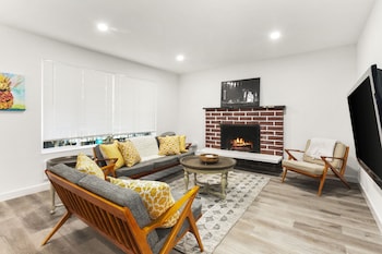 beacon hill retro central location