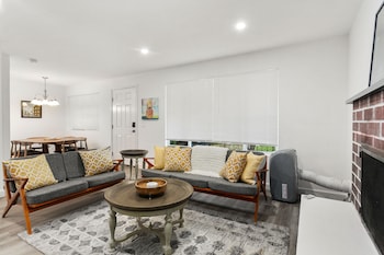 beacon hill retro central location