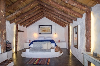 container and hobbit glamping