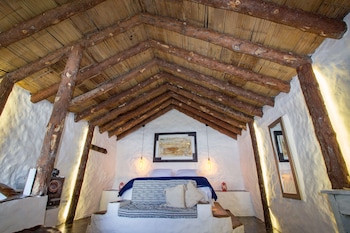 container and hobbit glamping