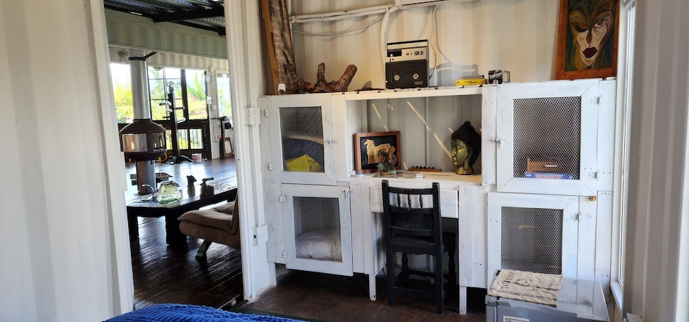 container and hobbit glamping