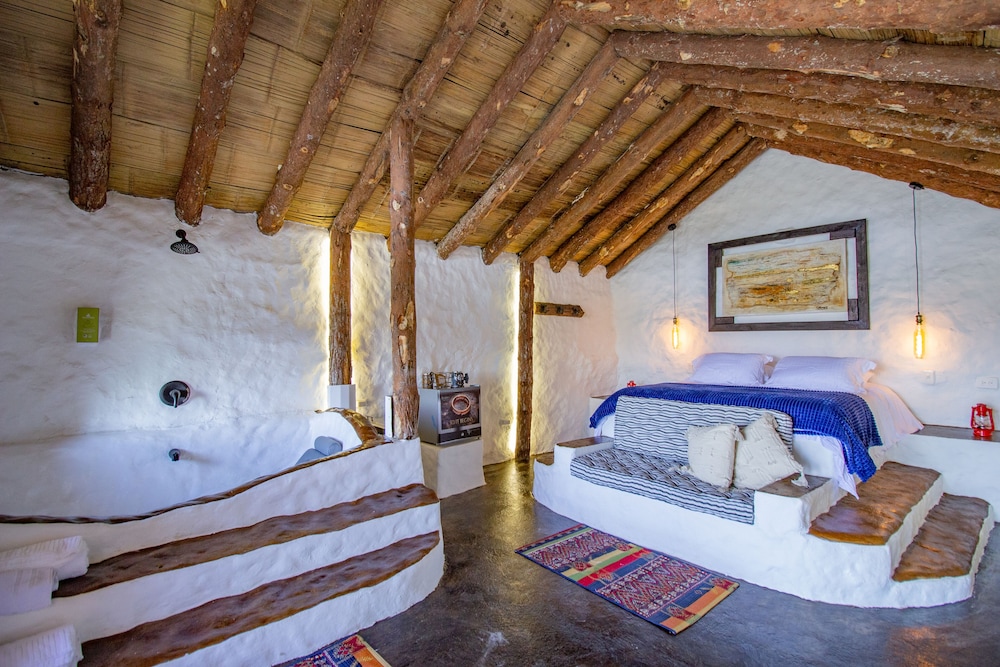 container and hobbit glamping