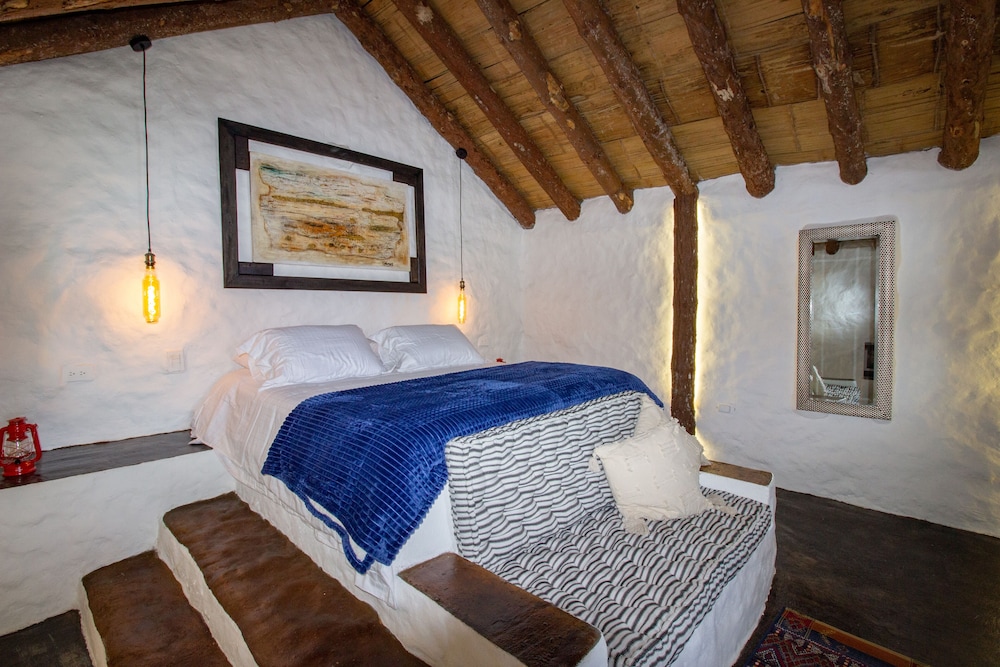 container and hobbit glamping