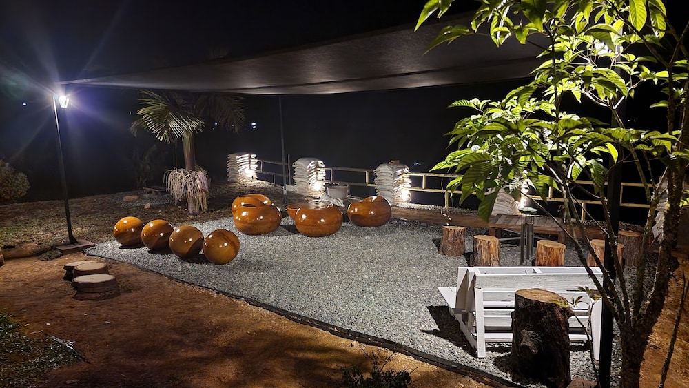 container and hobbit glamping