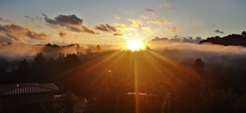 container and hobbit glamping