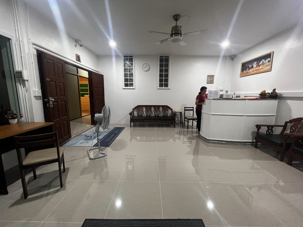 guesthouse phuket airport