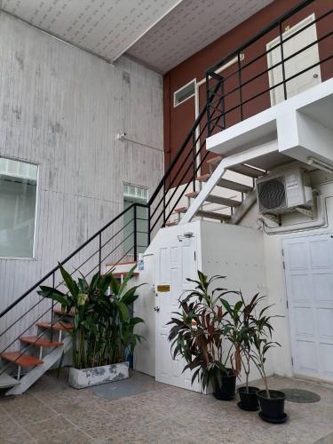 guesthouse phuket airport