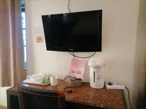 guesthouse phuket airport