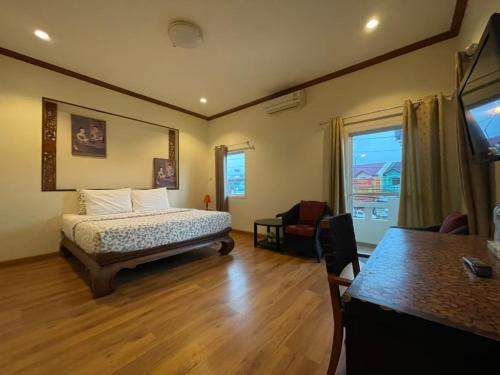 guesthouse phuket airport