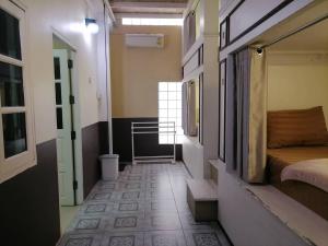 guesthouse phuket airport