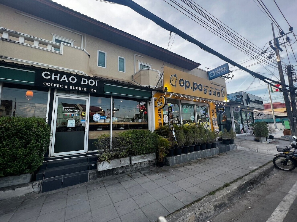 guesthouse phuket airport