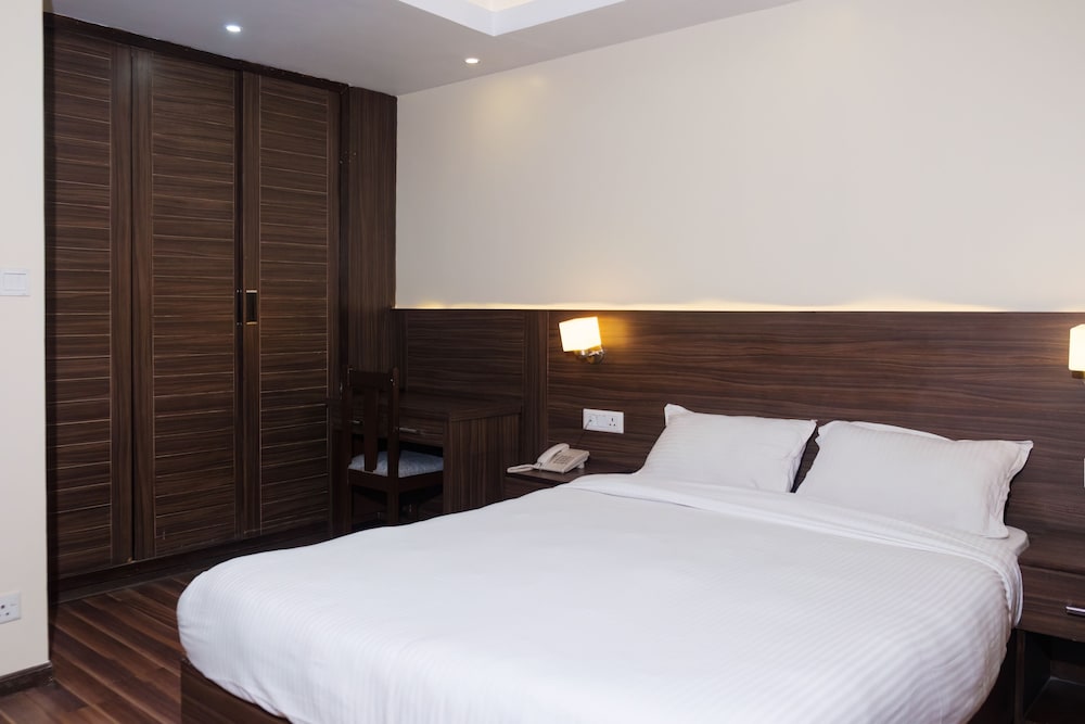 forbes hotel and apartment