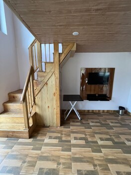 The Fig,Mukteshwar>>Kasiyalekh,2 star