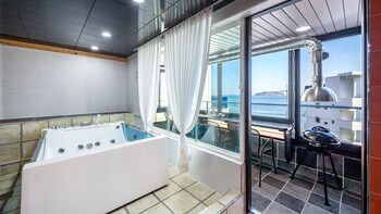 geoje memory kids pool villa