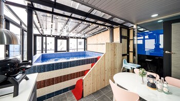 geoje memory kids pool villa
