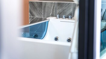 geoje memory kids pool villa