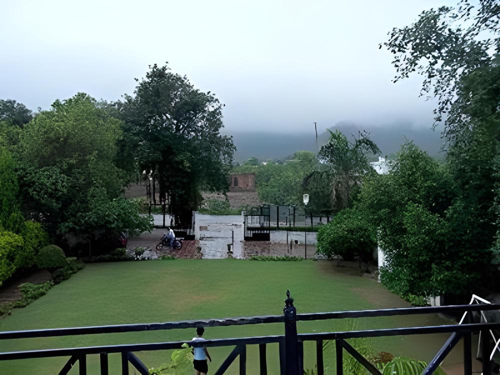 amrit resort alwar