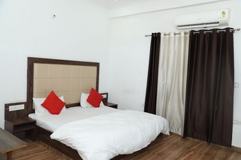 amrit resort alwar