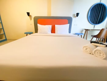 modern look studio apartment at marquis de lafayette