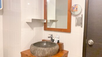 modern and cozy stay 1br at tamansari semanggi apartment