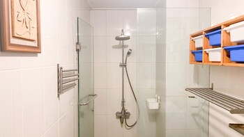modern and cozy stay 1br at tamansari semanggi apartment