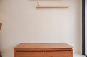 modern and cozy stay 1br at tamansari semanggi apartment