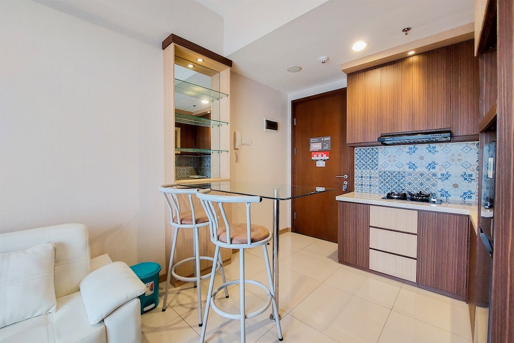homey and simply 1br m town signature apartment