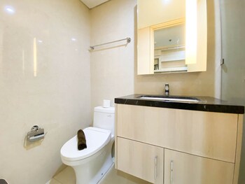 nice and elegant studio apartment at warhol w r residence