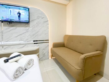 nice and elegant studio apartment at warhol w r residence