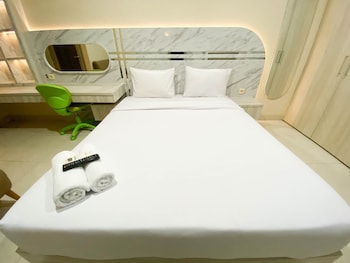 nice and elegant studio apartment at warhol w r residence