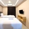 simply look studio at 21st floor de prima apartment