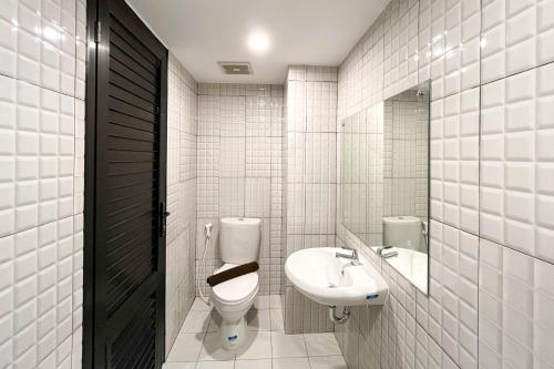 simply look studio at 21st floor de prima apartment