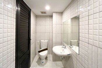 comfy studio room at de prima apartment medan apartment