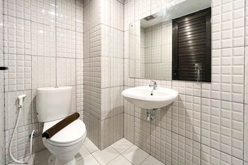 comfy studio room at de prima apartment medan apartment