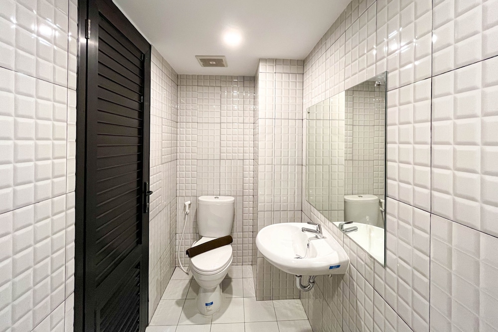 comfy studio room at de prima apartment medan apartment