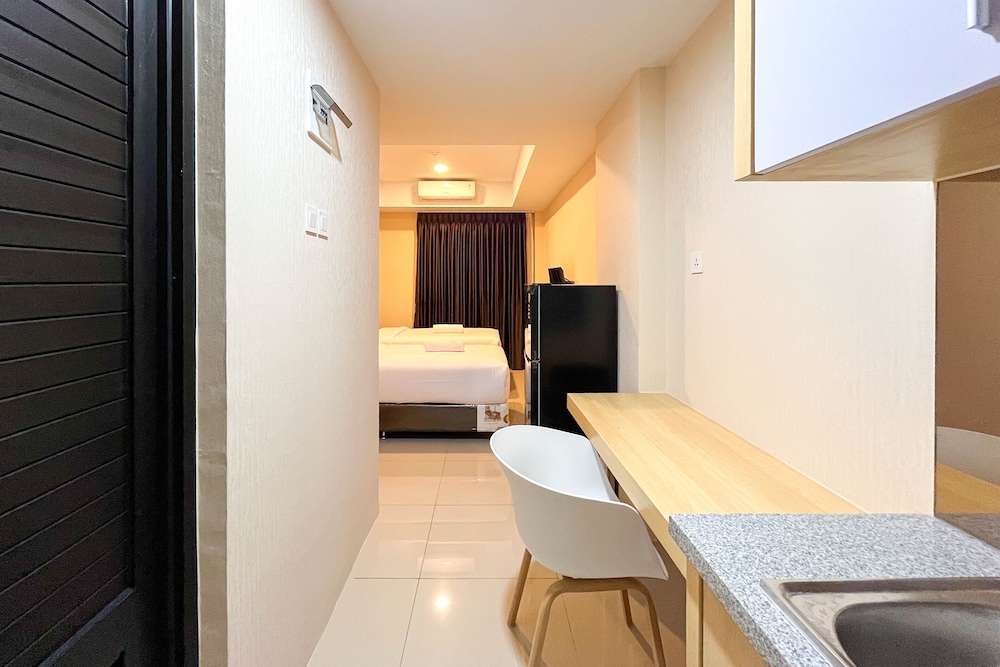 comfy studio room at de prima apartment medan apartment