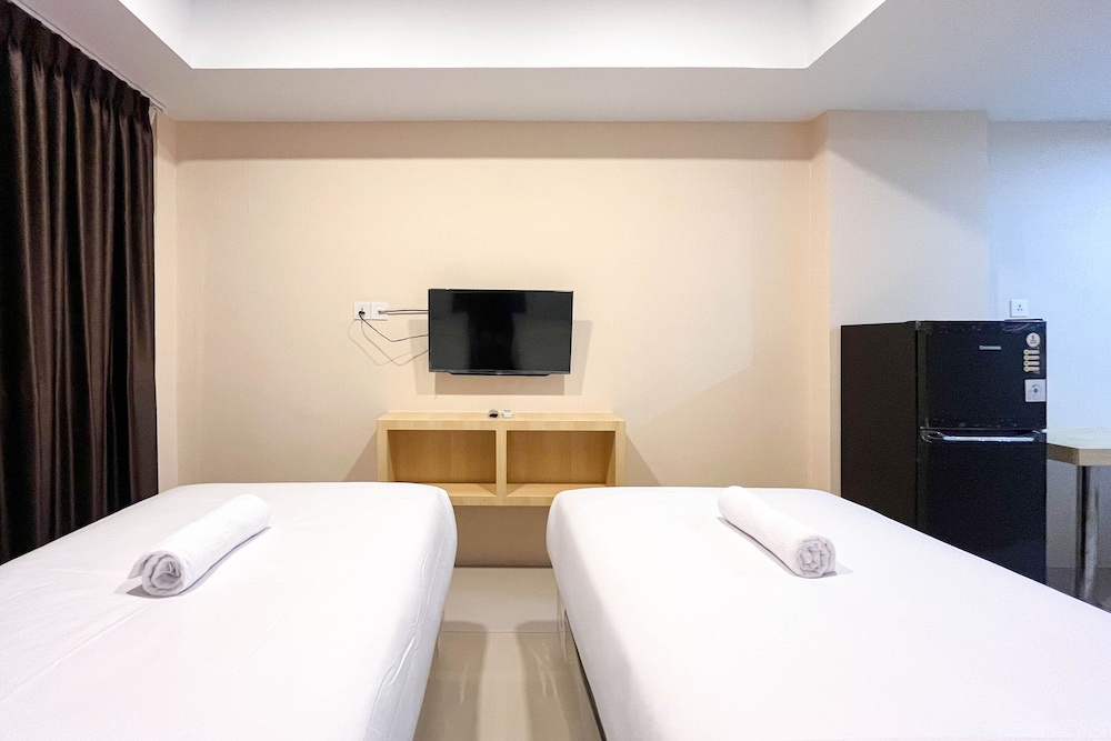 comfy studio room at de prima apartment medan apartment