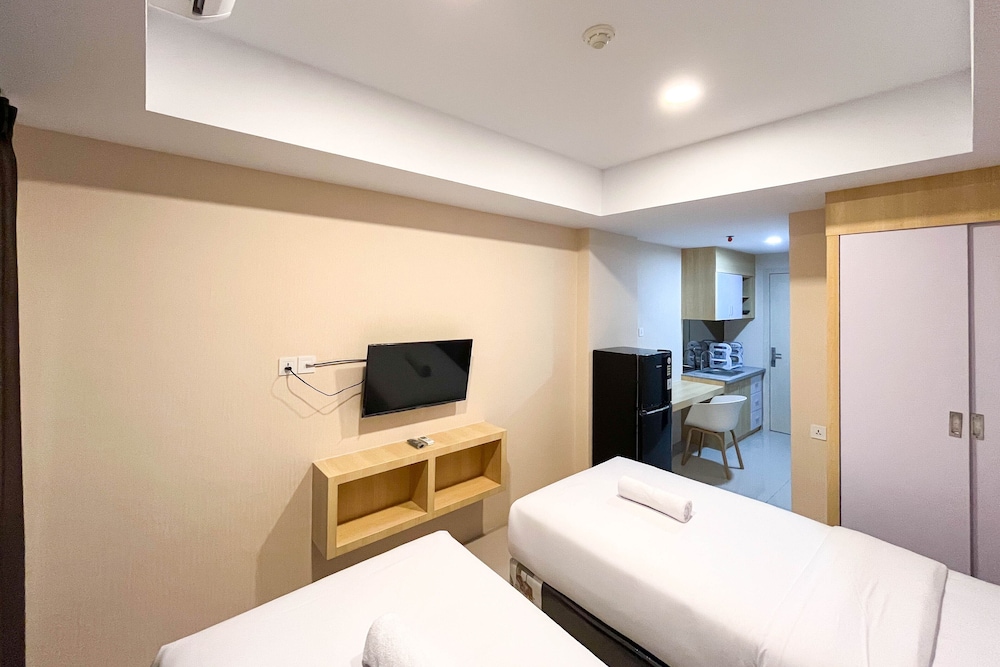 comfy studio room at de prima apartment medan apartment