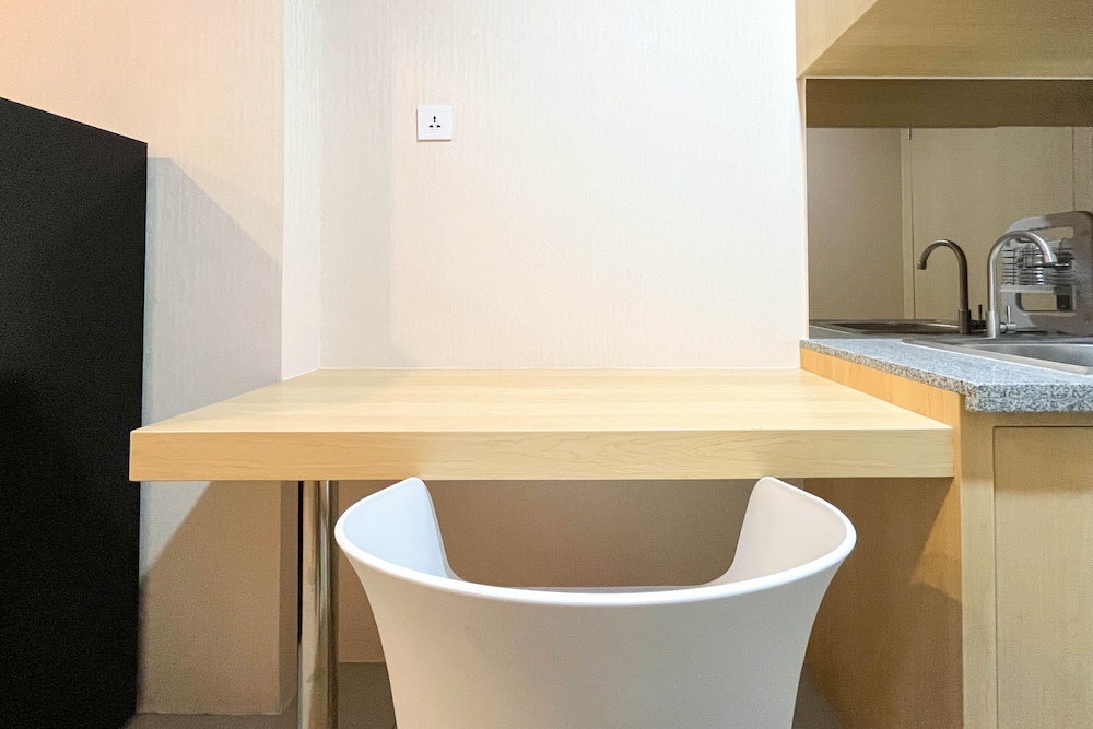 comfy studio room at de prima apartment medan apartment