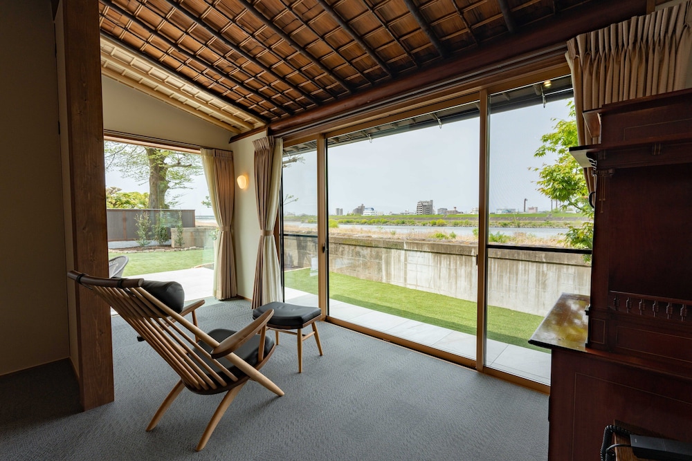 juhachiro hanare yado ito