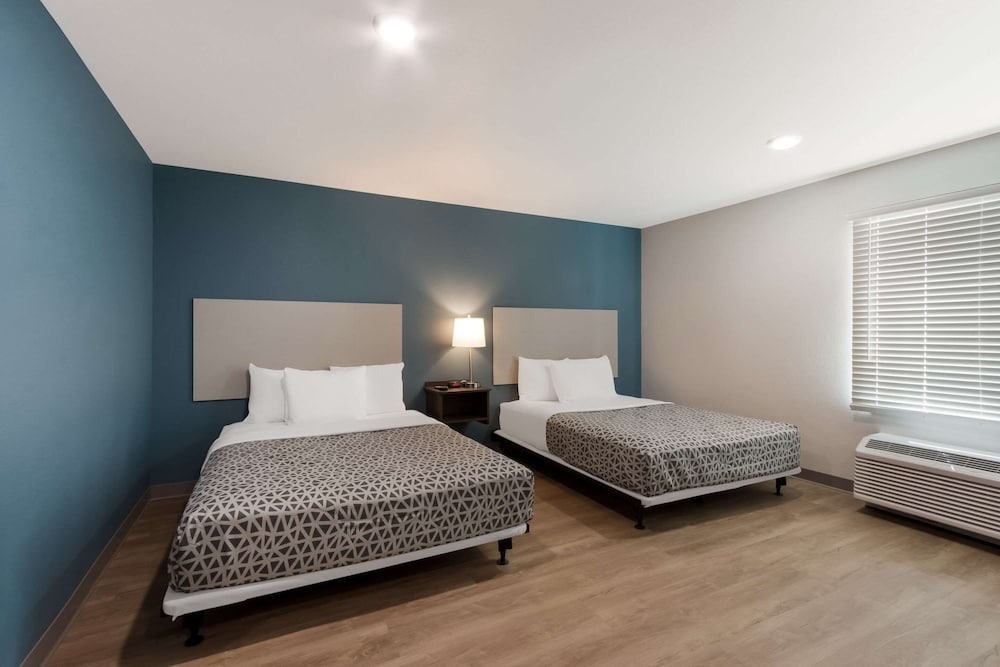 woodspring suites chandler airport