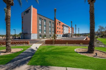 woodspring suites chandler airport