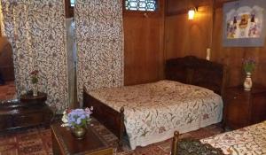 Jacqueline Houseboat,Near Fn Factory Outlet,2 star