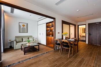 mk riverside apartment by haviland