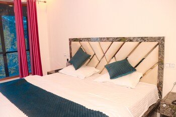 Triple One Hotel Wonder Hill Mussoorie,India>>Mussoorie,2 star