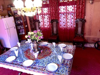lake victoria houseboat
