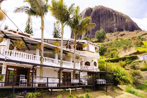 casa linda guatape