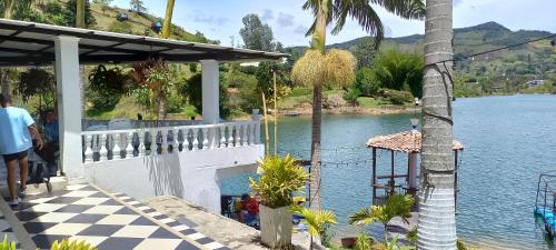 casa linda guatape
